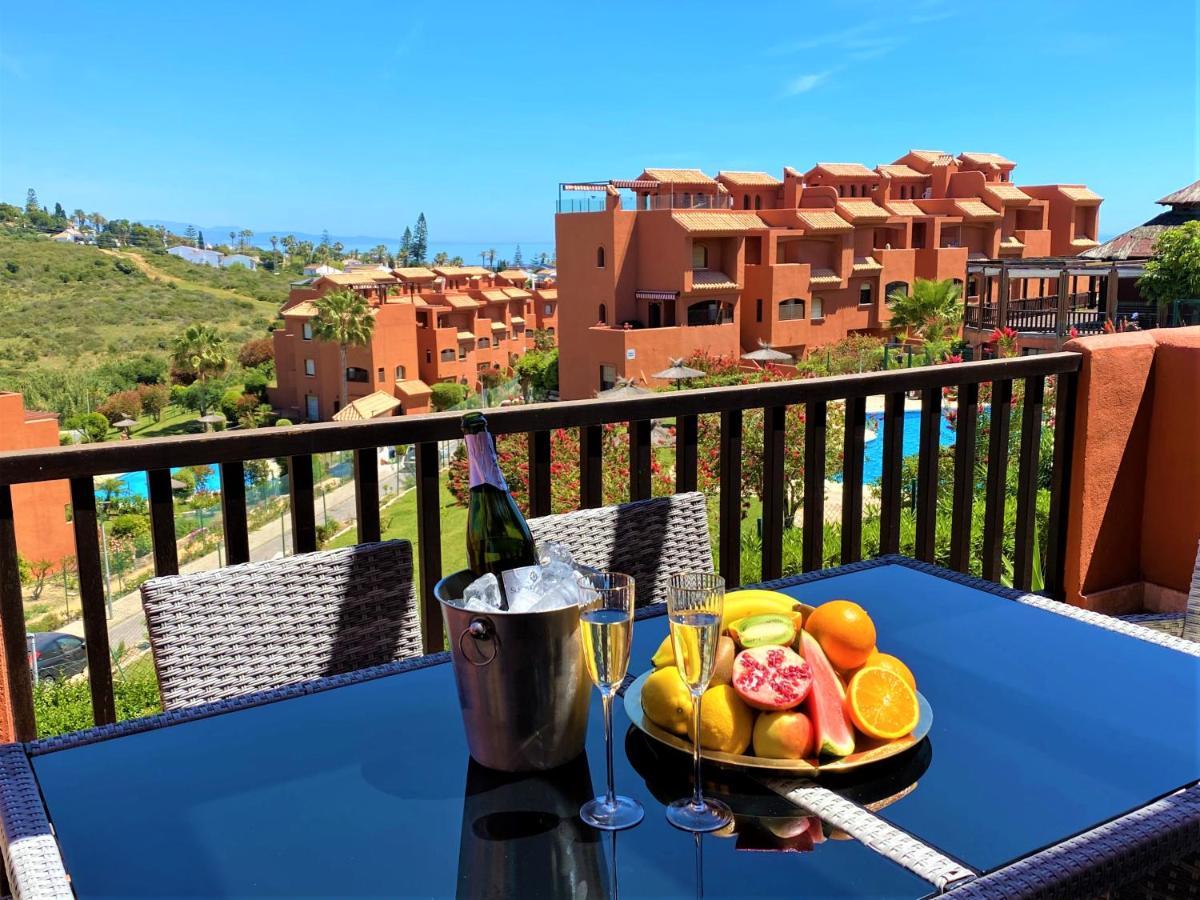Sea View Penthouse Apartment With Hot Tub - Casa Bella Vista, Buenas Noches , Естепона Екстериор снимка