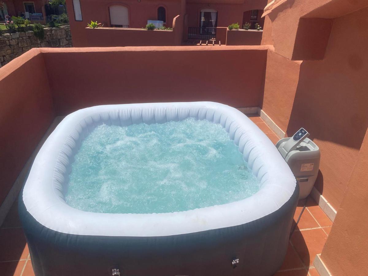Sea View Penthouse Apartment With Hot Tub - Casa Bella Vista, Buenas Noches , Естепона Екстериор снимка