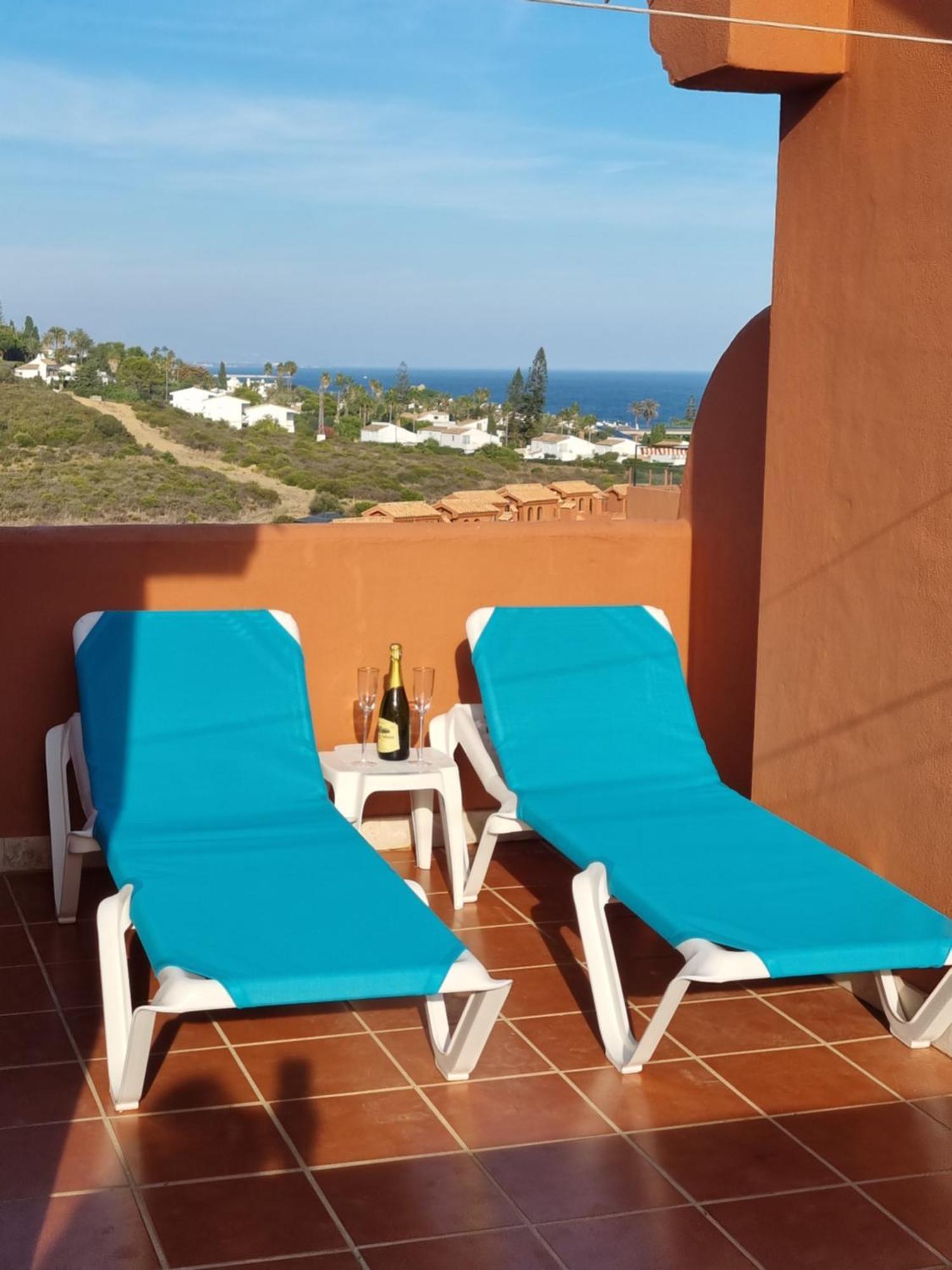 Sea View Penthouse Apartment With Hot Tub - Casa Bella Vista, Buenas Noches , Естепона Екстериор снимка