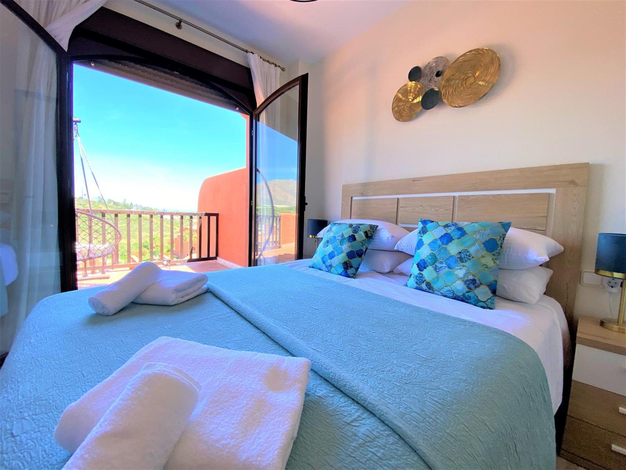 Sea View Penthouse Apartment With Hot Tub - Casa Bella Vista, Buenas Noches , Естепона Екстериор снимка