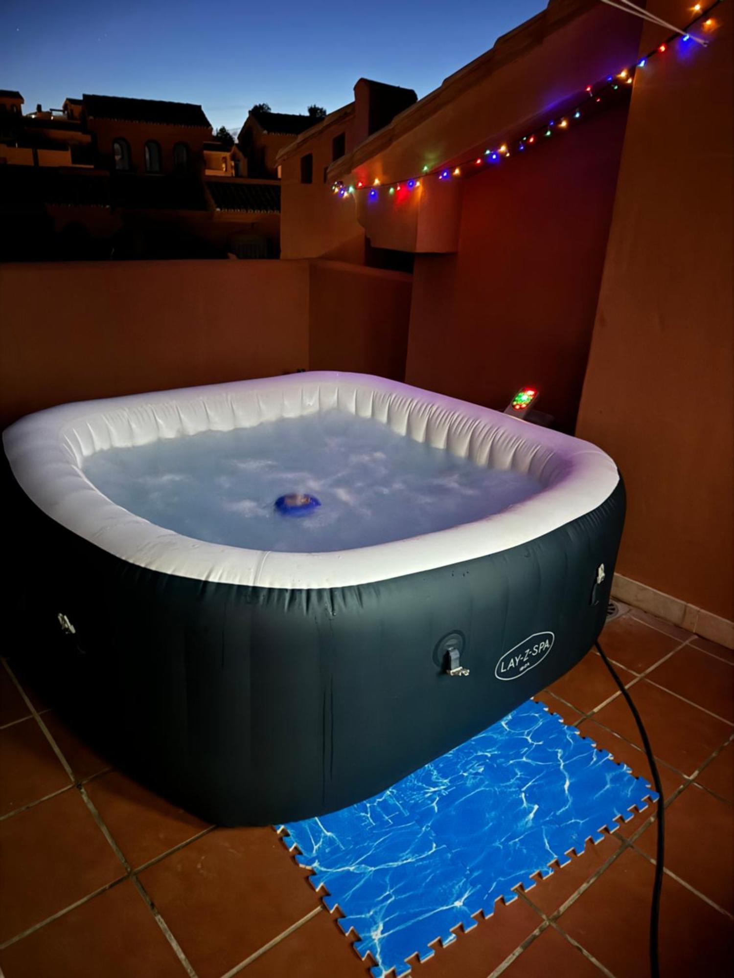 Sea View Penthouse Apartment With Hot Tub - Casa Bella Vista, Buenas Noches , Естепона Екстериор снимка