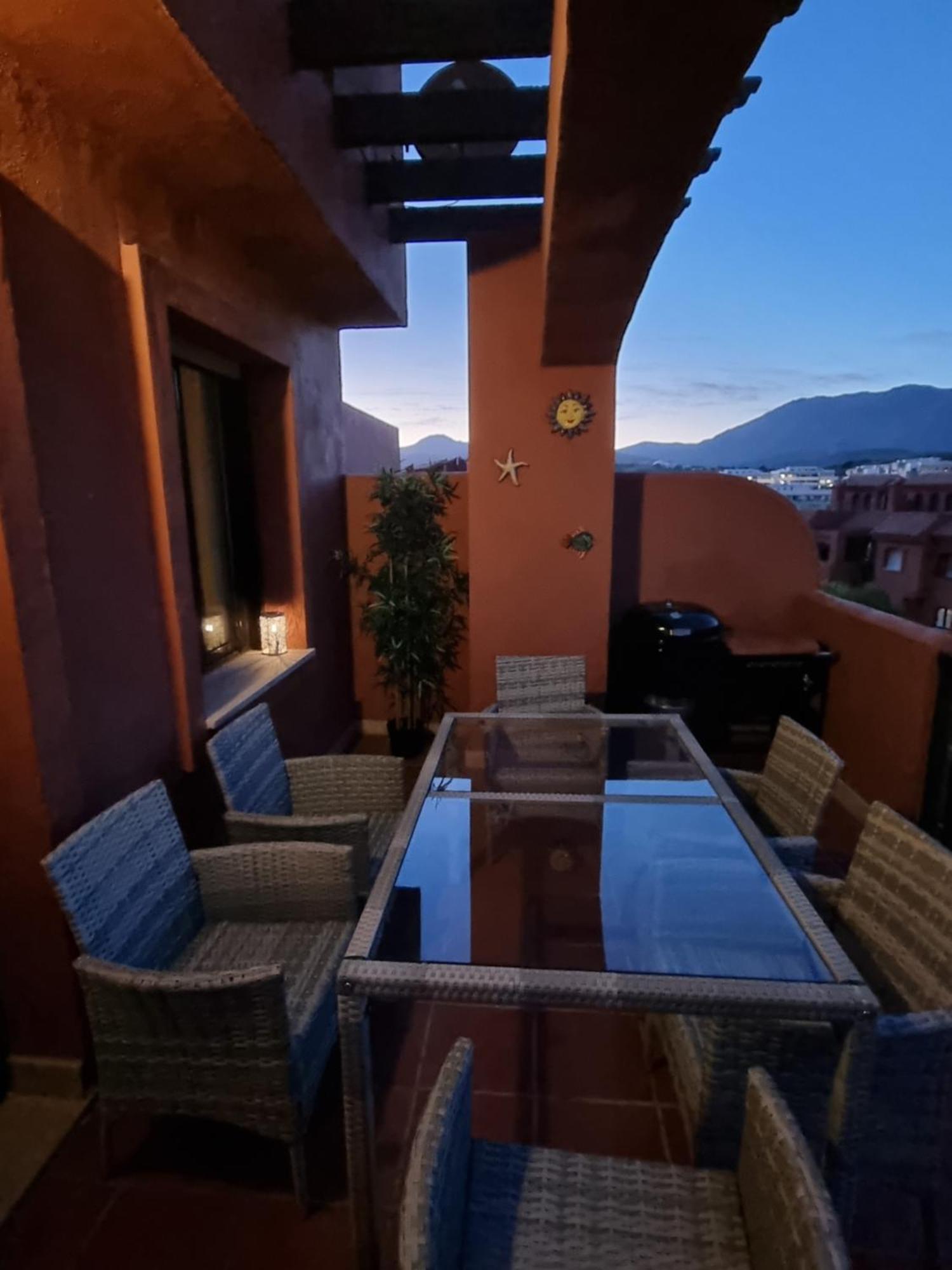 Sea View Penthouse Apartment With Hot Tub - Casa Bella Vista, Buenas Noches , Естепона Екстериор снимка